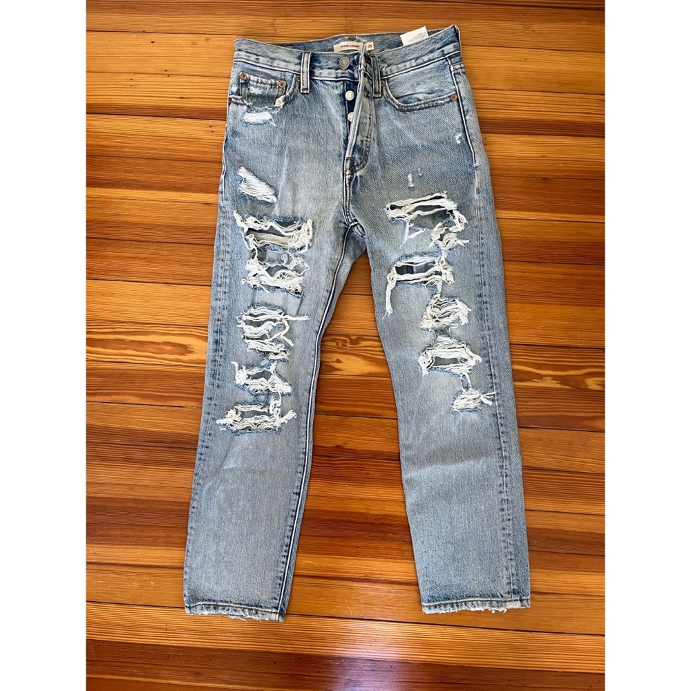 Levi’s Wedgie Straight Fit Ripped Jeans